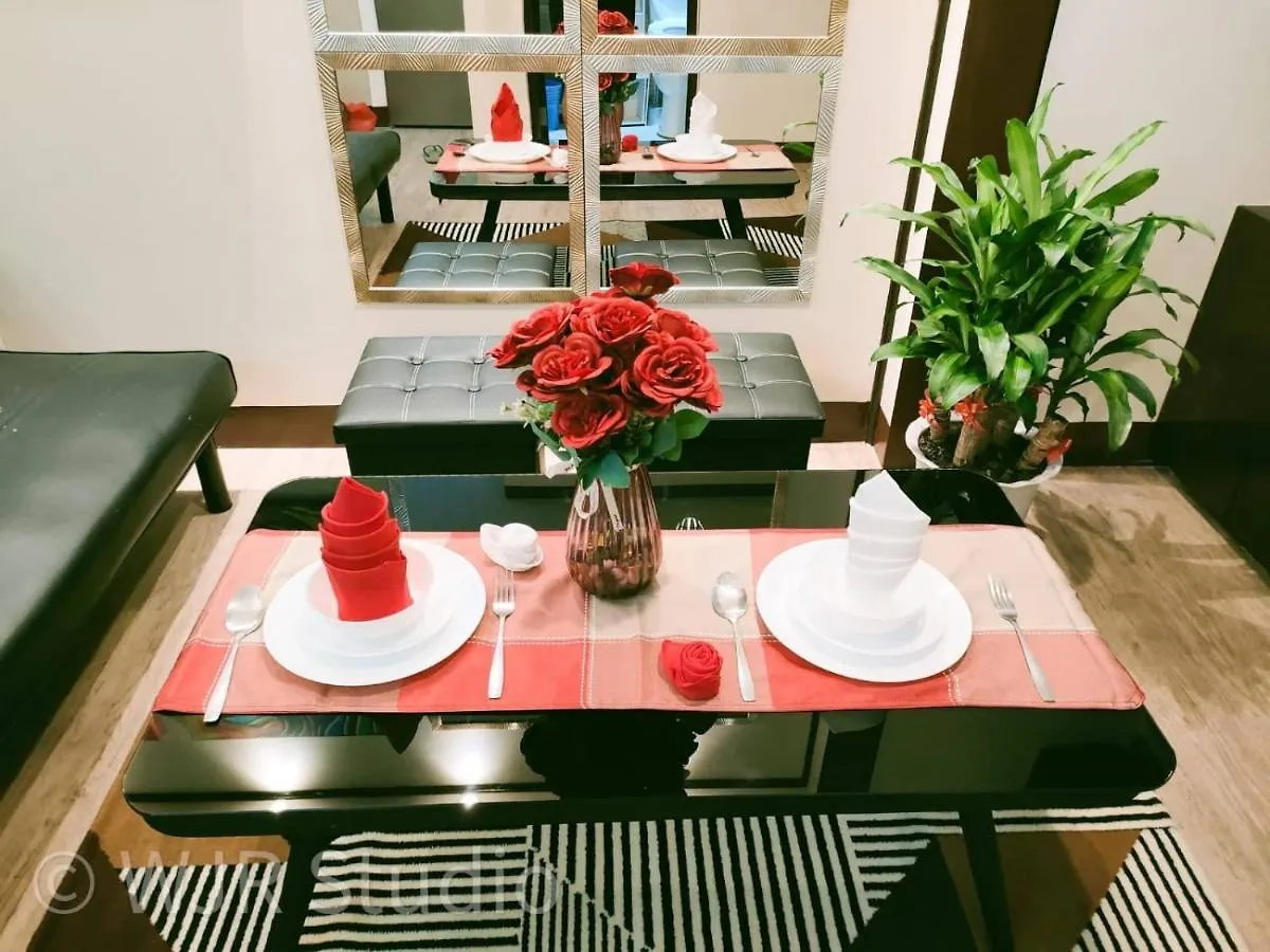 King Bed Deluxe- Cozy & Stylish Place In The Metro Paranaque City Philippines