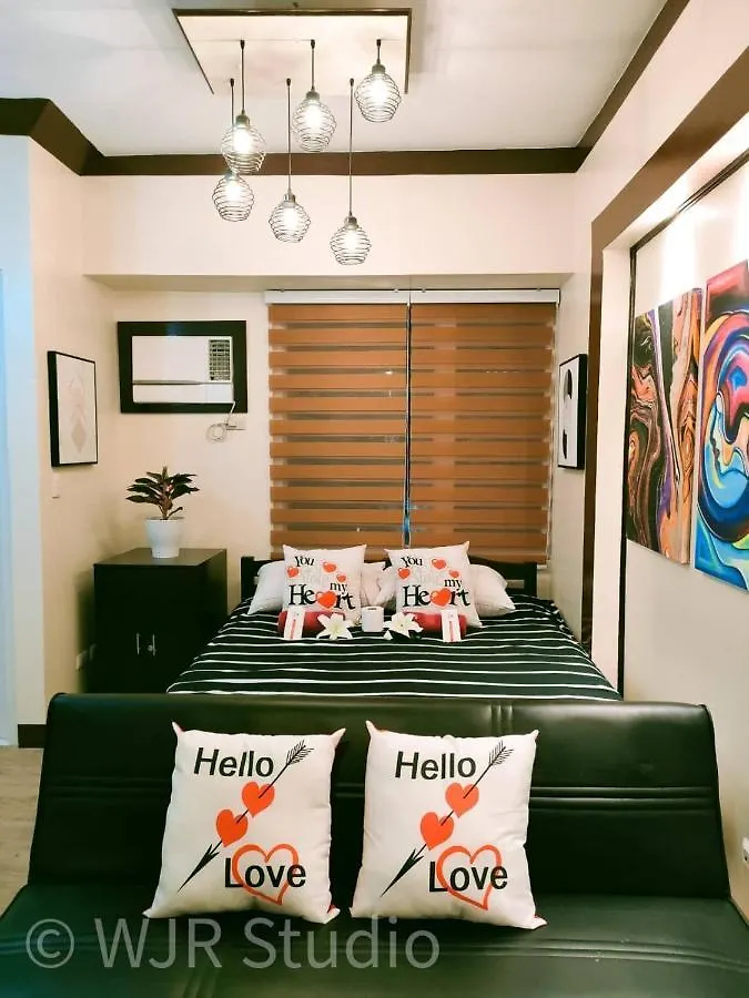 Aparthotel King Bed Deluxe- Cozy & Stylish Place In The Metro Paranaque City