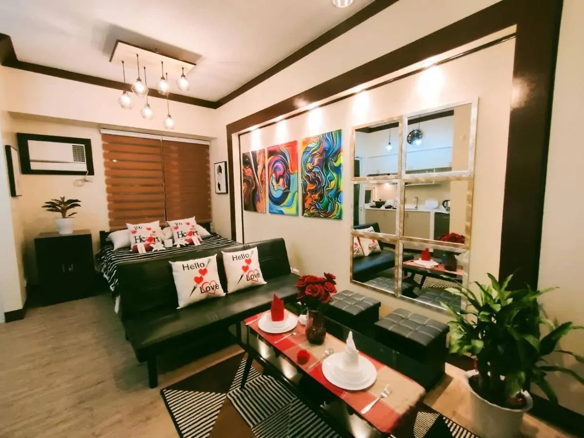 King Bed Deluxe- Cozy & Stylish Place In The Metro Paranaque City Aparthotel