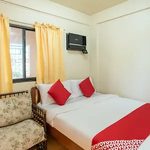 Отель Conrado's Apartelle, Paranaque City